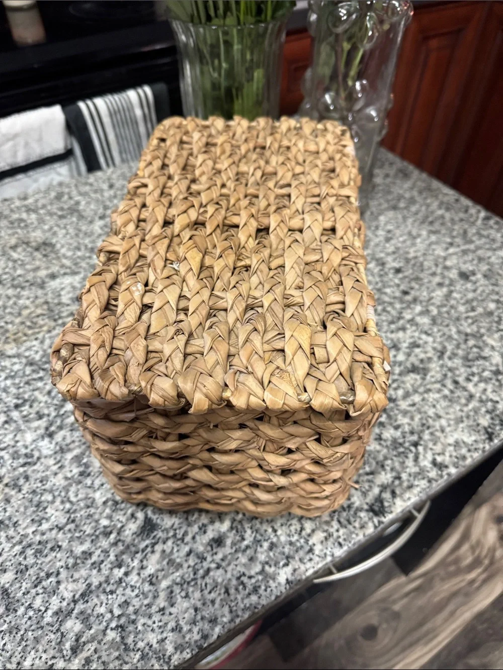 Woven Seagrass Storage Basket with Lid - Natural Brown